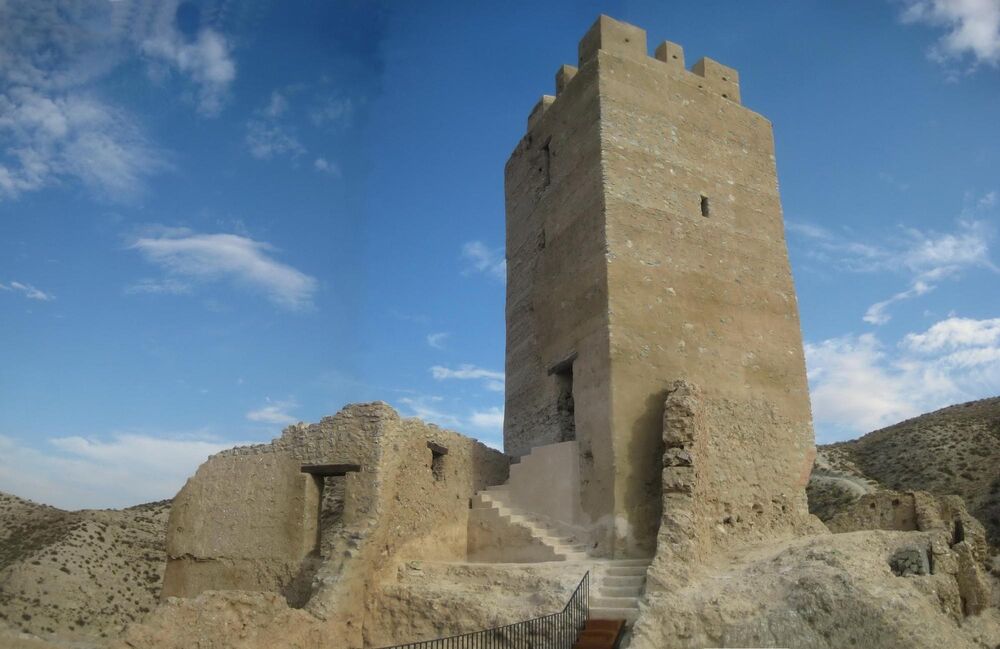 El Castillo de Cadrete: El Vigía Musulmán Olvidado
