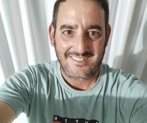 Tomás