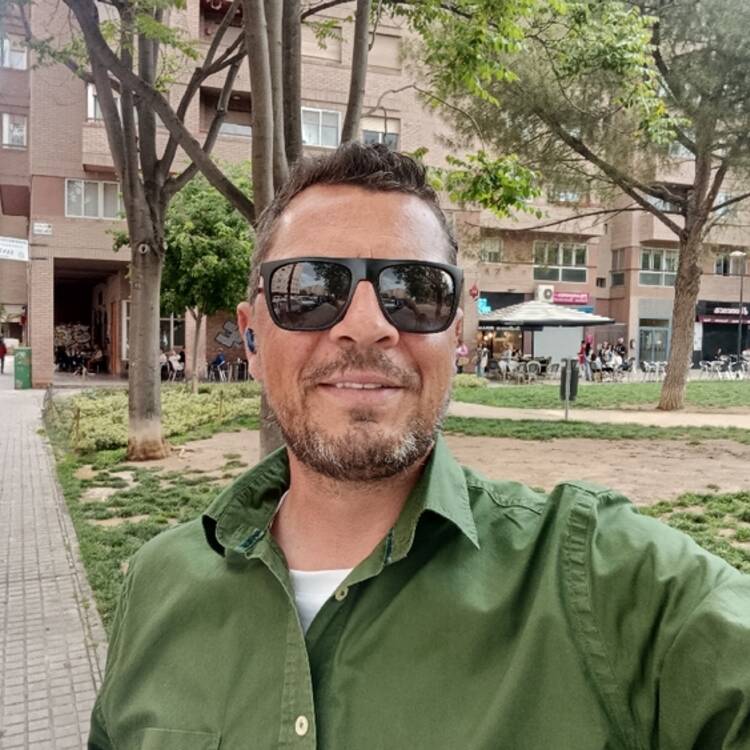 Foto de perfil de Zoltan Mihaly Kolozsi
